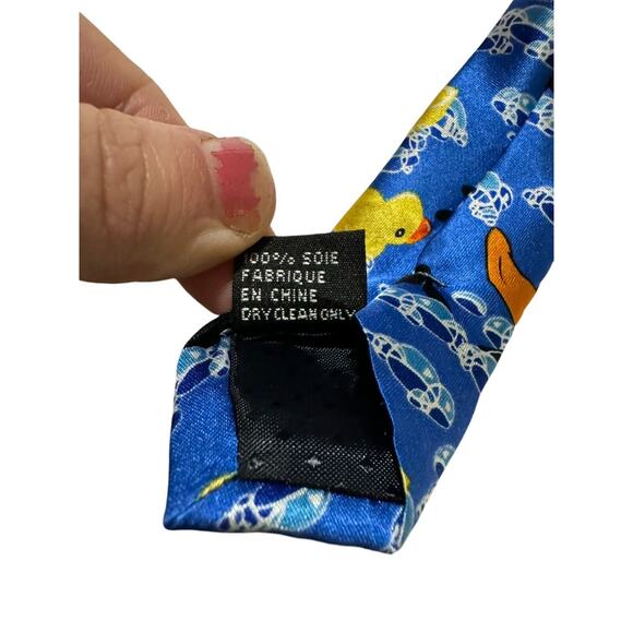 Looney Tunes Daffy Duck Rubber Ducks Cartoon Rare Vintage Necktie 100% Silk - Picture 7 of 7